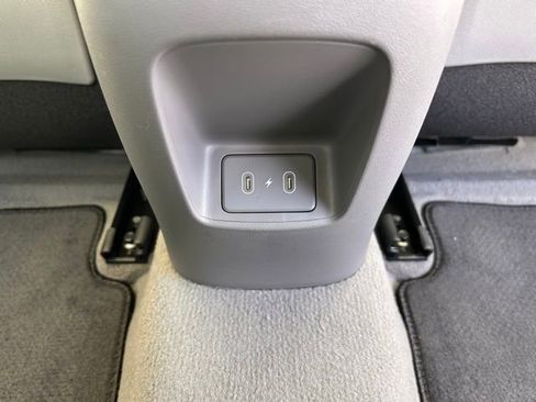 Used 2025 Hyundai Elantra SE image 29