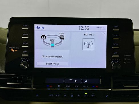 Used 2021 Toyota Sienna XLE image 24