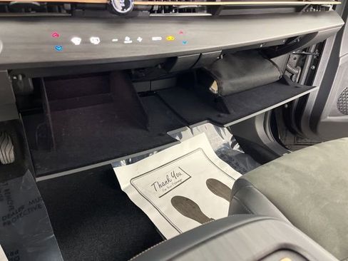 Used 2024 Nissan Ariya AWD image 27