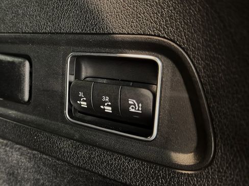 Used 2025 Mercedes-Benz GLS 450 4MATIC image 66