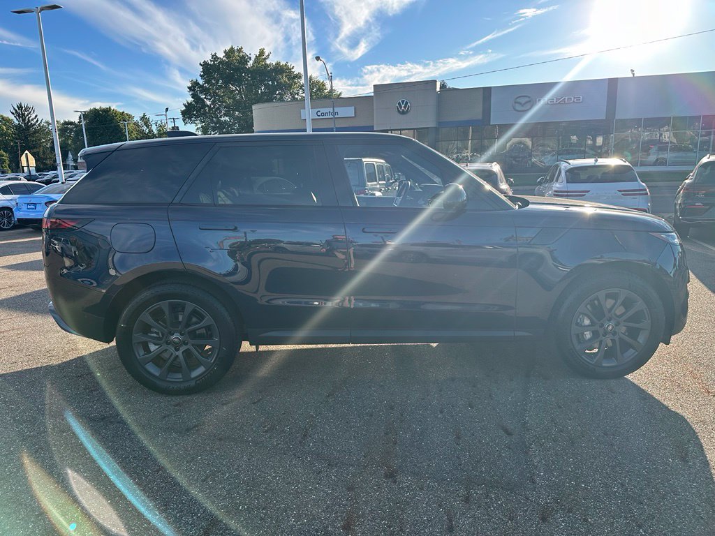 Used 2023 Land Rover Range Rover Sport SE AWD/4WD image 4