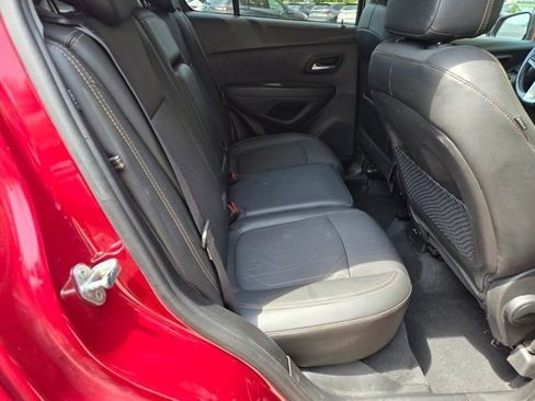 Used 2020 Chevrolet Trax LT w/ Sun & Sound Package AWD/4WD image 13