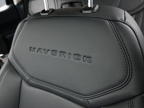 New 2025 Ford Maverick Lariat w/ Black Appearance Package AWD/4WD image 28