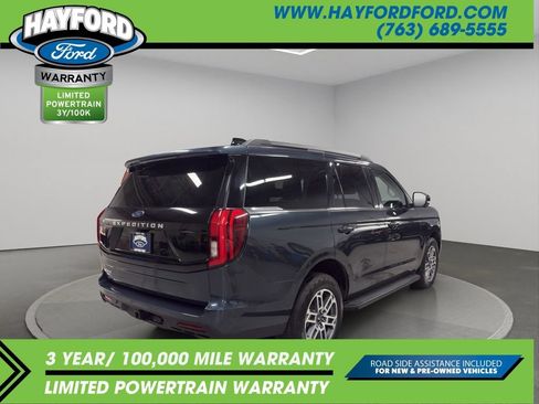 Used 2025 Ford Expedition Active AWD/4WD image 3