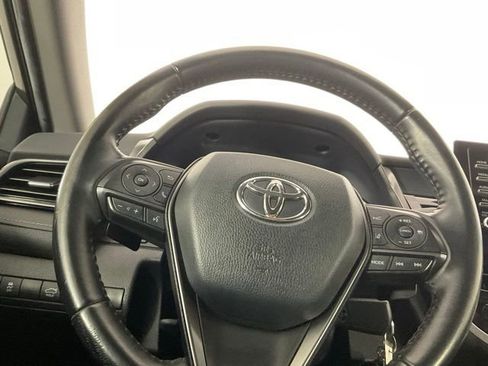 Used 2022 Toyota Camry SE FWD image 19