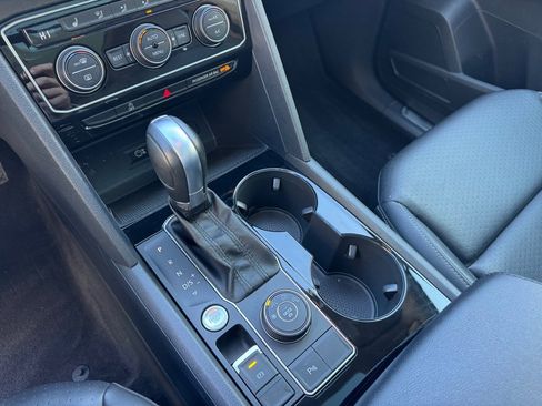 Used 2018 Volkswagen Atlas SEL image 19