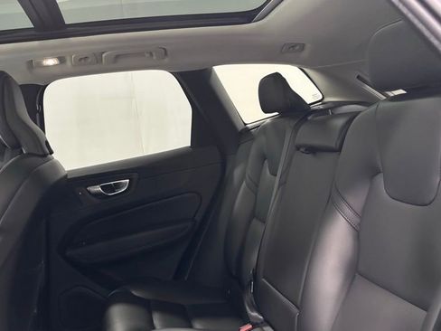 Certified 2025 Volvo XC60 B5 Core AWD/4WD image 22