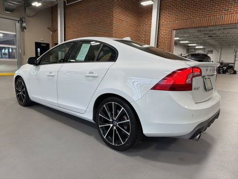 Used 2018 Volvo S60 T5 Dynamic w/ Vision Package AWD/4WD image 5