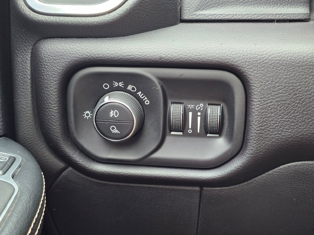 Used 2024 RAM 2500 Laramie w/ Safety Group AWD/4WD image 17