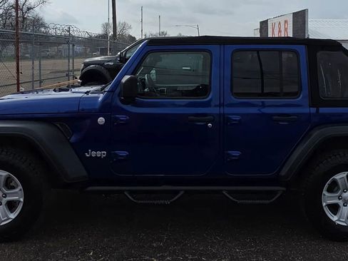 Used 2018 Jeep Wrangler Unlimited Sport S AWD/4WD image 6