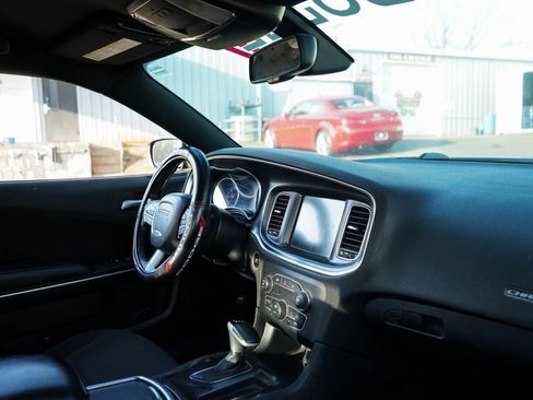 Used 2016 Dodge Charger SXT image 10
