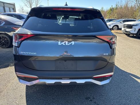 Used 2025 Kia Sportage EX image 6