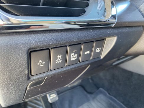 Used 2016 Toyota Avalon Limited w/ Toyota Safety Sense Package image 19