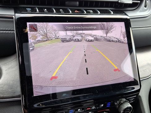 Used 2023 Jeep Grand Cherokee Overland image 17