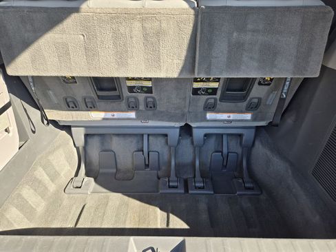 Used 2018 Toyota Sienna XLE Premium image 31