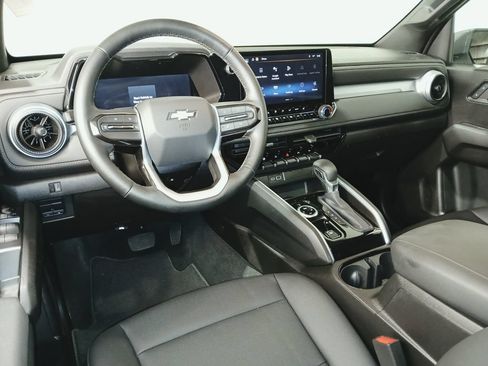 Used 2024 Chevrolet Colorado LT w/ LT Convenience Package III AWD/4WD image 8