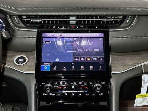 New 2025 Jeep Grand Cherokee Limited w/ Luxury Tech Group II image 9