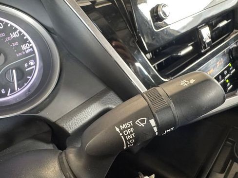 Used 2023 Toyota Camry SE image 12