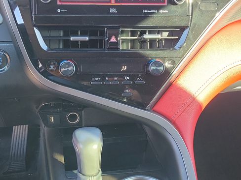 Used 2022 Toyota Camry XSE image 23