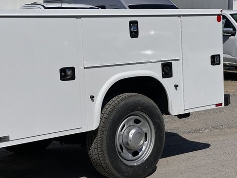 Used 2024 Ford F350 XL image 6