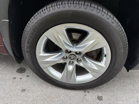 Used 2017 Toyota Highlander Limited AWD/4WD image 14