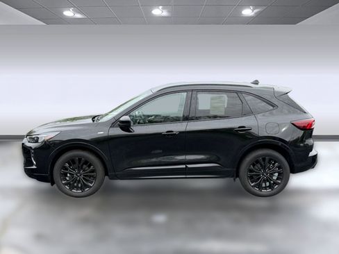 Used 2023 Ford Escape ST-Line Elite AWD/4WD image 2