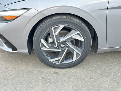 New 2025 Hyundai Elantra SEL
