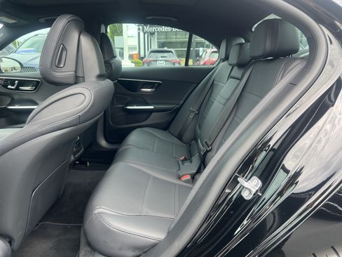 Used 2025 Mercedes-Benz C 300 4MATIC Sedan image 33