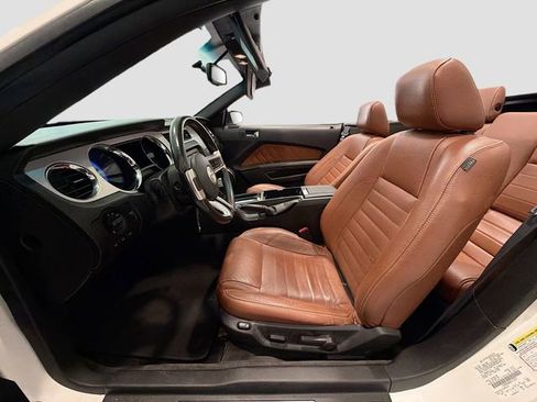 Used 2011 Ford Mustang Premium w/ 201A Rapid Spec Order Code RWD image 17