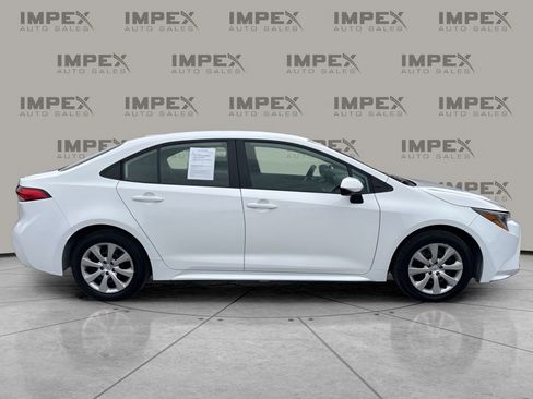 Used 2024 Toyota Corolla LE image 6