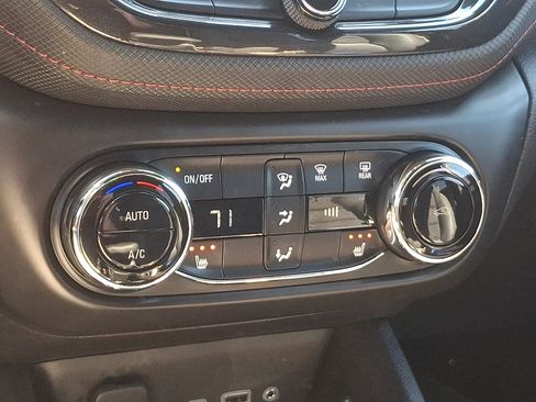 Used 2023 Chevrolet TrailBlazer RS w/ Convenience Package FWD image 16