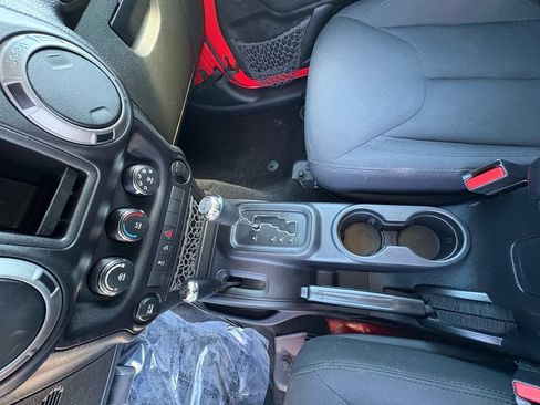 Used 2015 Jeep Wrangler Unlimited Sport w/ Connectivity Group image 12