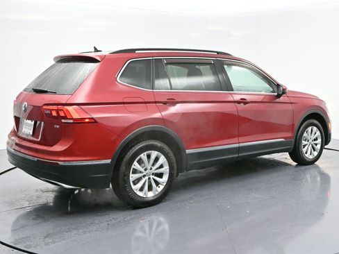 Used 2018 Volkswagen Tiguan SE w/ Panoramic Sunroof Package image 7