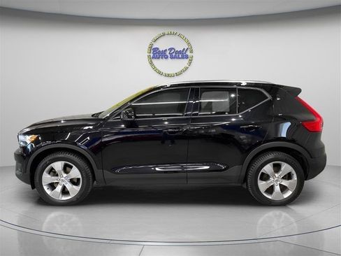 Used 2022 Volvo XC40 T5 Momentum AWD/4WD image 2