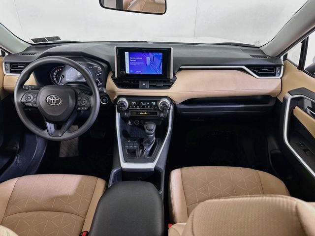 Used 2023 Toyota RAV4 XLE AWD/4WD image 18