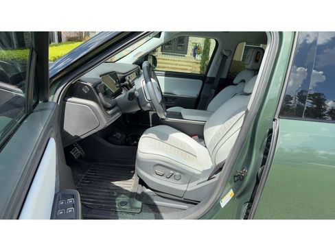 Used 2023 Rivian R1S Adventure AWD/4WD image 5
