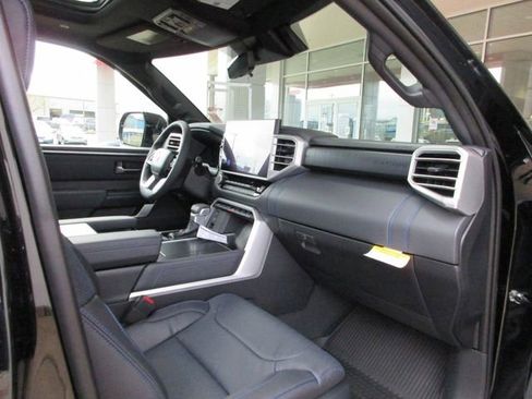 New 2025 Toyota Tundra Platinum AWD/4WD image 29