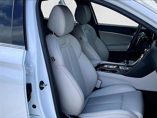 Used 2023 Genesis G70 2.0T RWD image 8