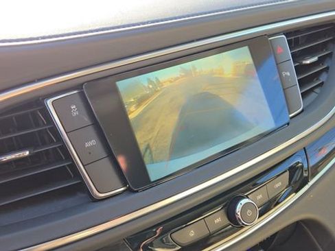 Used 2019 Buick Enclave Essence image 14