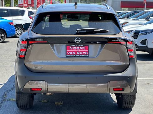 Used 2026 Nissan Kicks SV FWD image 7