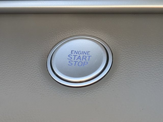 Used 2025 Hyundai Elantra Hybrid FWD image 24