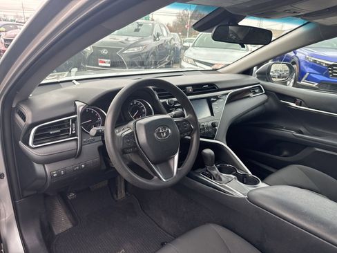 Used 2018 Toyota Camry LE image 14