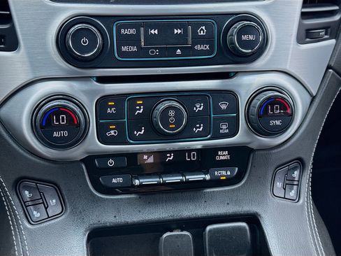 Used 2019 GMC Yukon XL SLT w/ Premium Edition RWD image 12