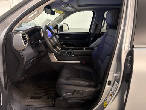 Used 2024 Toyota Tundra Limited AWD/4WD image 6