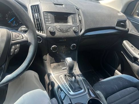 Used 2018 Ford Edge SE FWD image 17