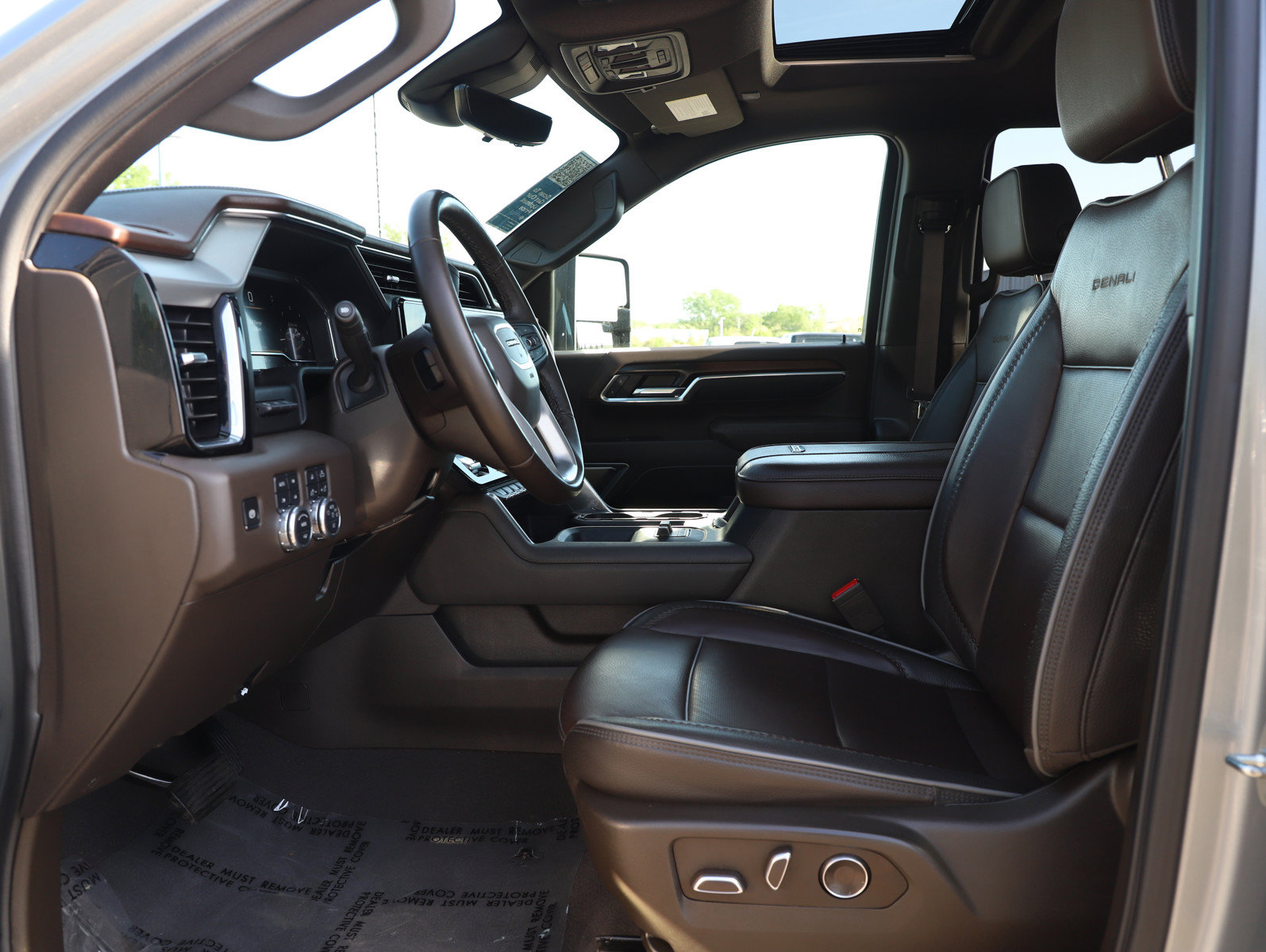 Used 2025 GMC Sierra 3500 Denali w/ Denali Reserve Package AWD/4WD image 23