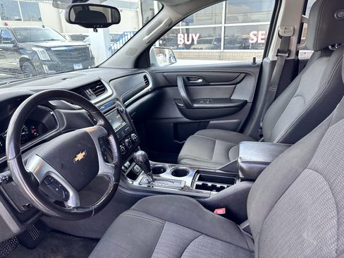 Used 2016 Chevrolet Traverse LT w/ Style and Technology Package image 18