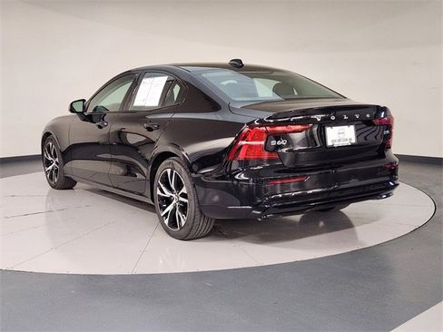 Used 2024 Volvo S60 B5 Core image 6