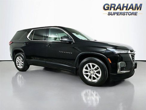 Used 2022 Chevrolet Traverse LS image 1