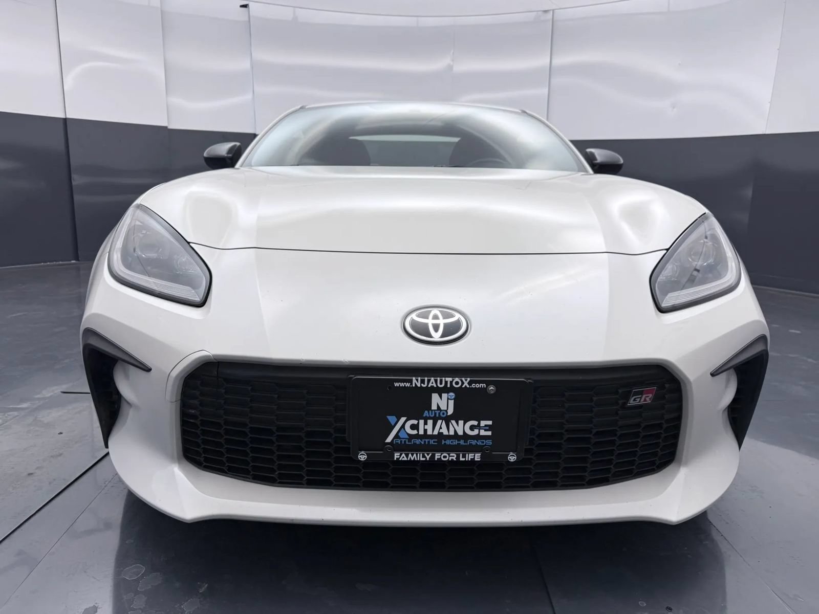 Used 2023 Toyota GR86 RWD image 2